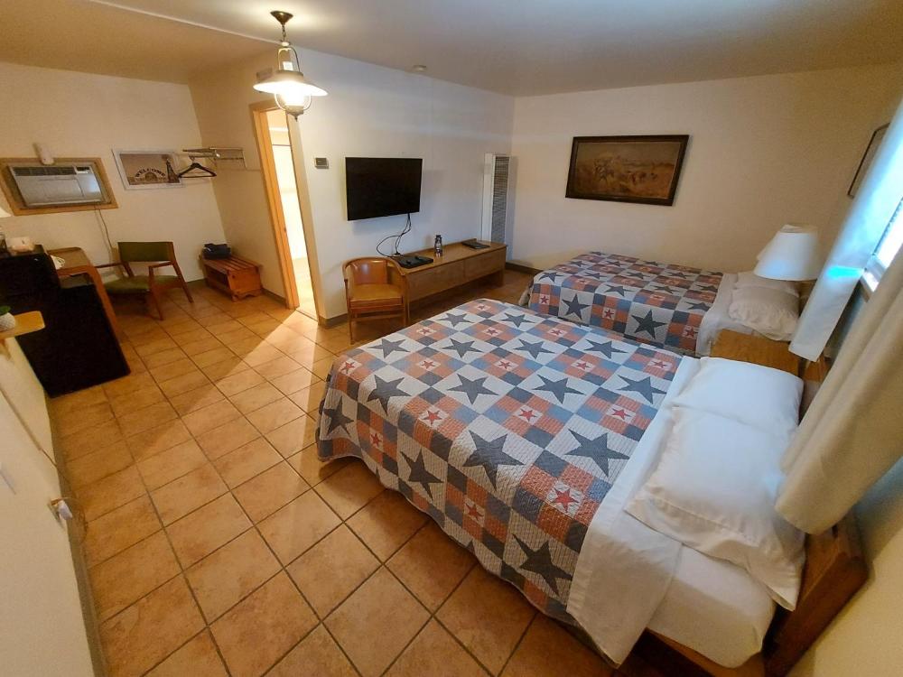 Classic Quadruple Room interior